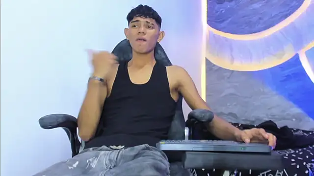 Sex Boy 33  online show from 12.14.25