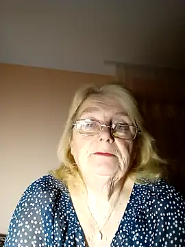 AmyLove353 online show from 11.18.25