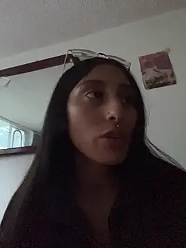 Violeet-Smith online show from 11.21.25