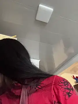 Violeet-Smith online show from 12.19.25