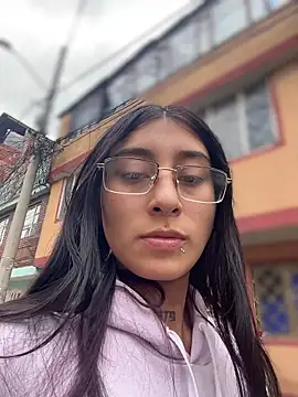 Violeet-Smith online show from 04.17.26