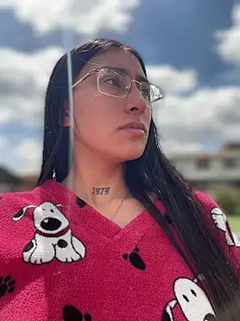 Violeet-Smith online show from 04.18.26