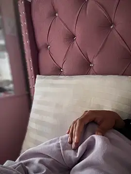 Violeet-Smith online show from 04.19.26