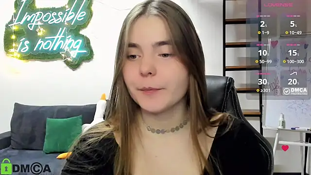 Snapshot of MiraaBloom chatting on 12.21.25 MiraaBloom online show from 12.21.25