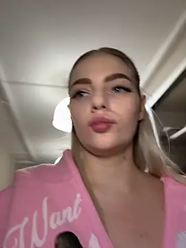 HugeBoobsAlice online show from 11.08.25