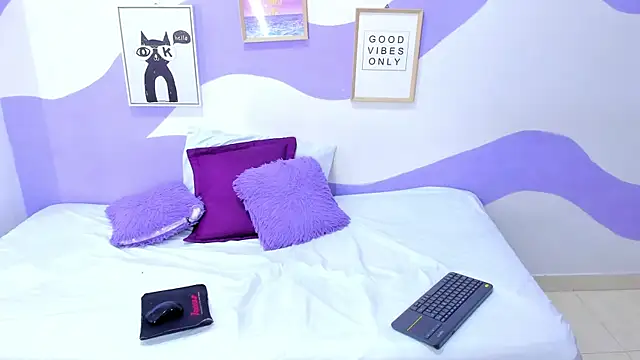 VIOLETA-28 online show from 11.15.25