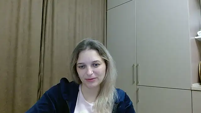 ElisSky301 online show from 11.18.25