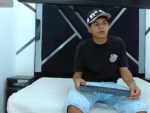 Yordi Alpha online show from 11.05.25