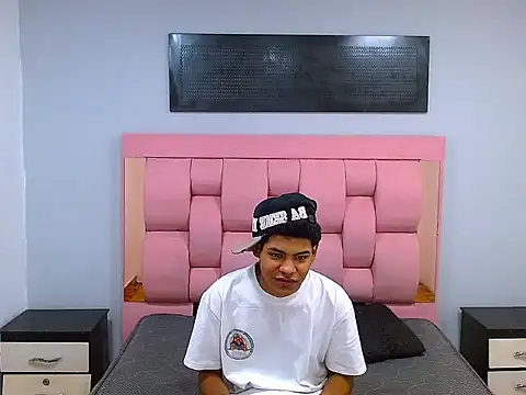 Yordi Alpha online show from 12.16.25