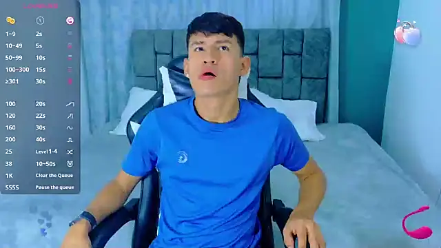 Nicolas Torres  online show from 10.21.25