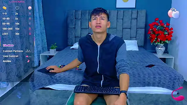 Nicolas Torres  online show from 10.22.25