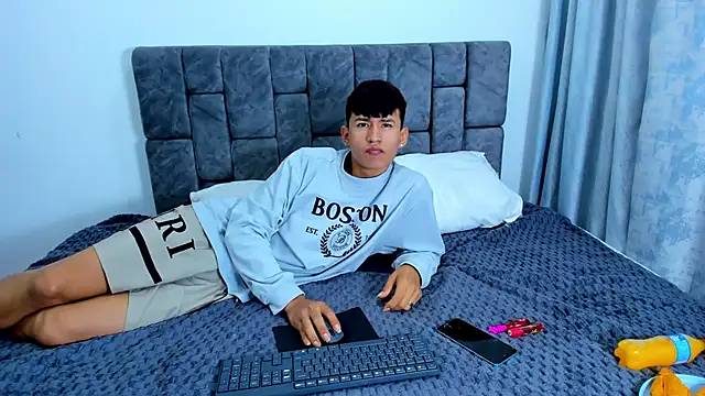 Nicolas Torres  online show from 10.28.25