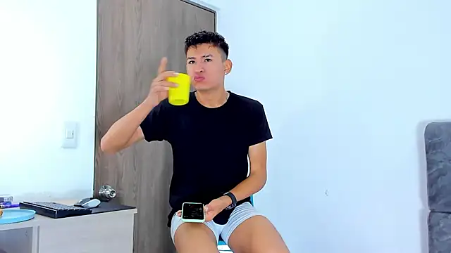 Nicolas Torres  online show from 11.07.25