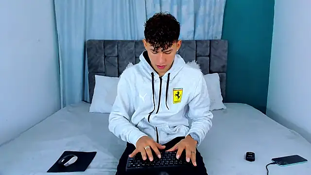 Nicolas Torres  online show from 11.21.25