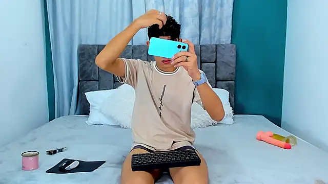 Nicolas Torres  online show from 11.27.25