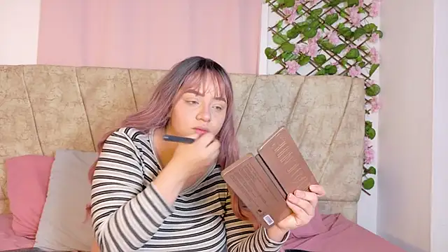 Karina Wong online show from 11.23.25