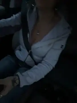 Snapshot of GoddesslaylaX chatting on 11.06.25 GoddesslaylaX online show from 11.06.25