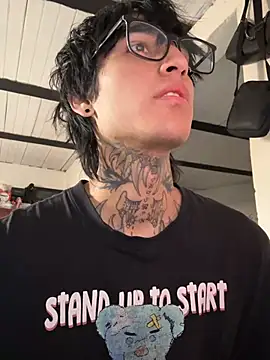 Snapshot of sflps chatting on 02.15.26 sflps online show from 02.15.26