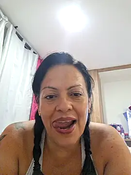 Snapshot of viviana-sexi chatting on 05.28.26 viviana-sexi online show from 05.28.26