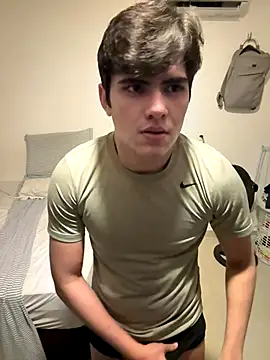 Snapshot of mlkgato0 chatting on 10.21.25 mlkgato0 online show from 10.21.25