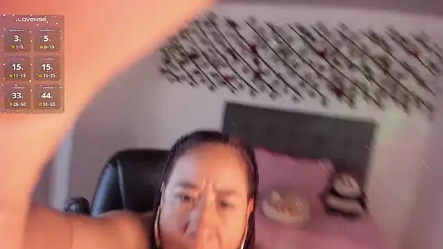 Karly Closson online show from 12.02.25