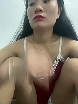 Snapshot of Irin_jo chatting on 11.12.25 Irin jo online show from 11.12.25