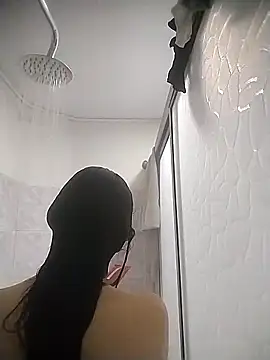 Chuchii05 online show from 10.26.25