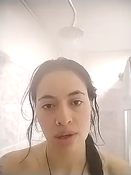 Chuchii05 online show from 10.27.25