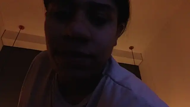 Snapshot of Miss_ambrer_ chatting on 06.27.26 Miss ambrer online show from 06.27.26