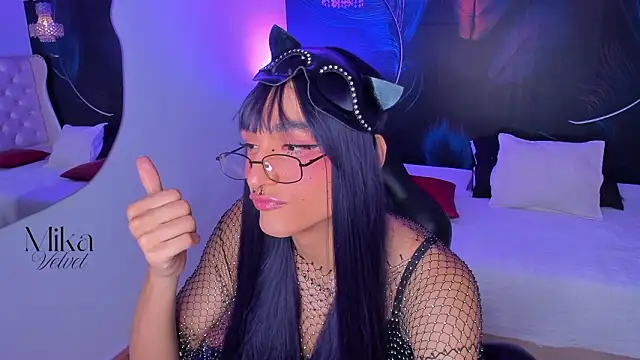 Mika  velvet online show from 01.17.26