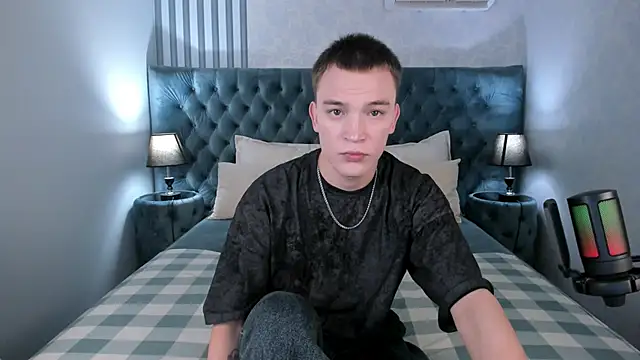 Derek Banville online show from 11.05.25