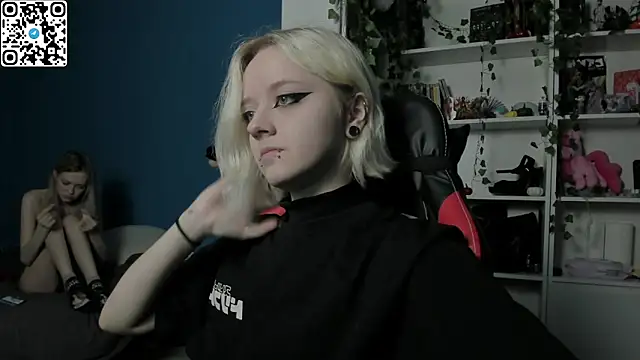 Holy Mistress S online show from 11.29.25