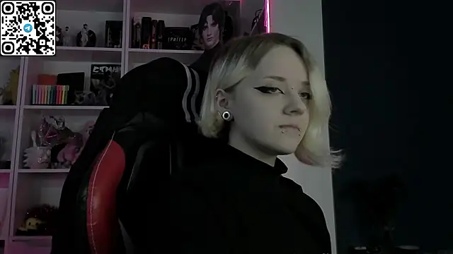 Holy Mistress S online show from 03.11.26