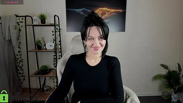 Sara Devills online show from 12.15.25