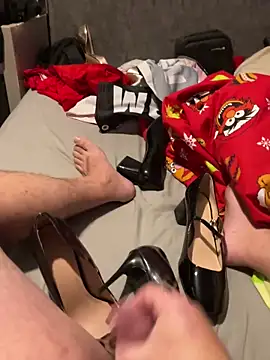 fortheloveofheels74 online show from 12.03.25