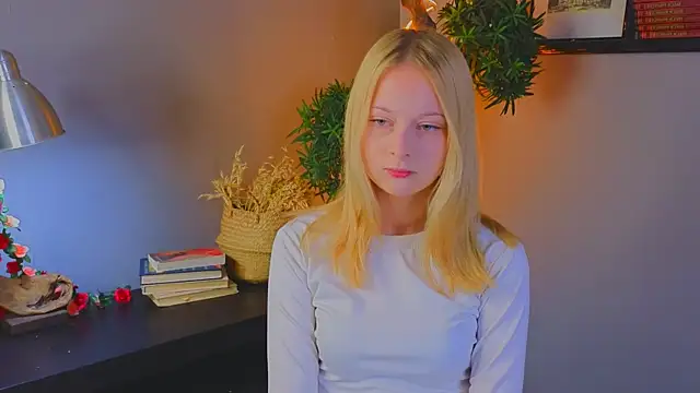 YungLyssy online show from 11.10.25