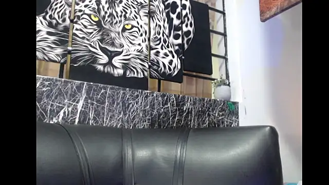 Debora Cienfuegos25 online show from 12.23.25