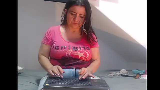 Debora Cienfuegos25 online show from 02.22.26