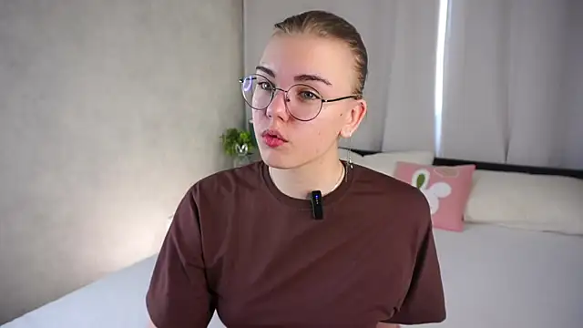 MelodyBaur online show from 04.17.26