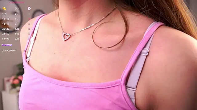 Snapshot of LeonoraWoods chatting on 11.07.25 LeonoraWoods online show from 11.07.25