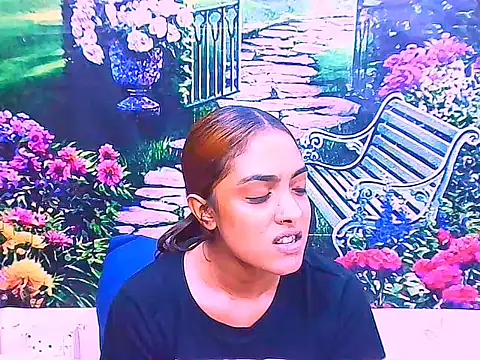 IndianPretty1 online show from 11.17.25