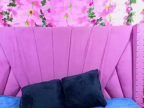 Snapshot of Alyy_Brown chatting on 11.02.25 Alyy Brown online show from 11.02.25