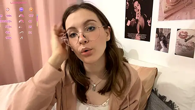 Kira Sanders online show from 11.11.25