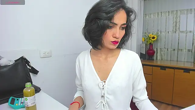 chloehanna online show from 12.15.25