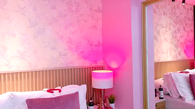 AdelineJhones online show from 12.18.25