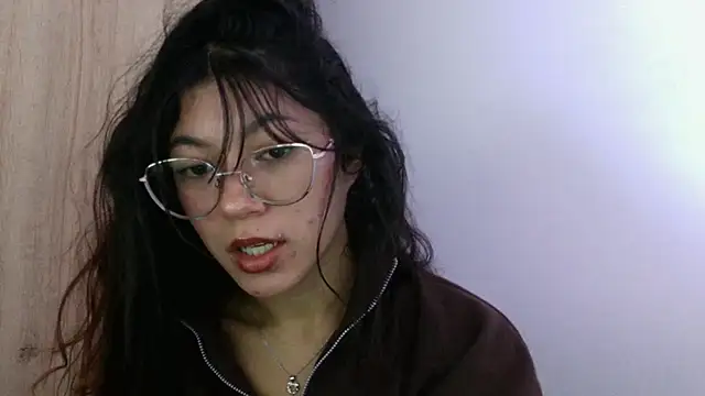 Snapshot of LissyM chatting on 05.11.26 LissyM online show from 05.11.26
