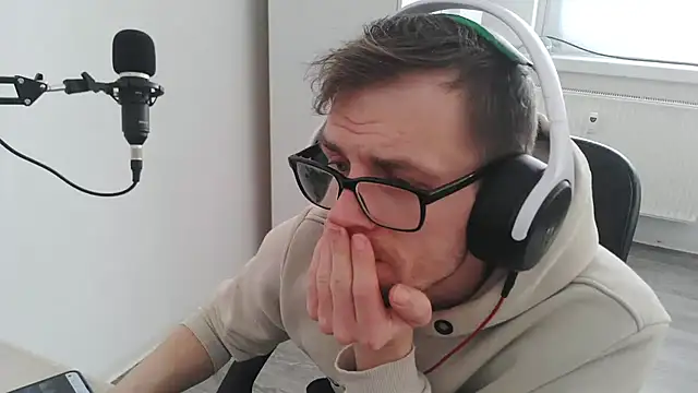 StephPra94 online show from 02.19.26