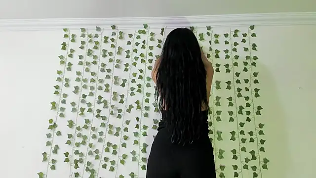 miadaviesx online show from 12.18.25