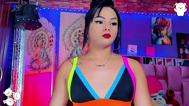 Zulema Zahirx online show from 11.05.25