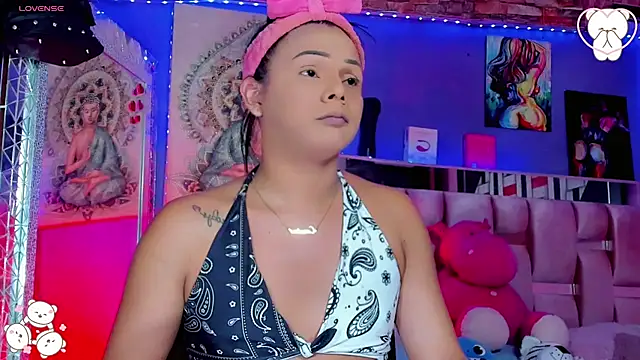 Zulema Zahirx online show from 11.06.25